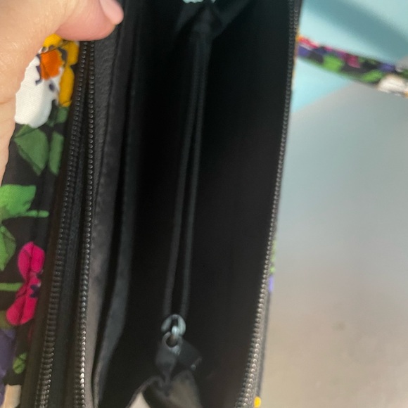 vera bradley zip around wallet wristlet Floral logo on ribbons - Picture 5 of 9